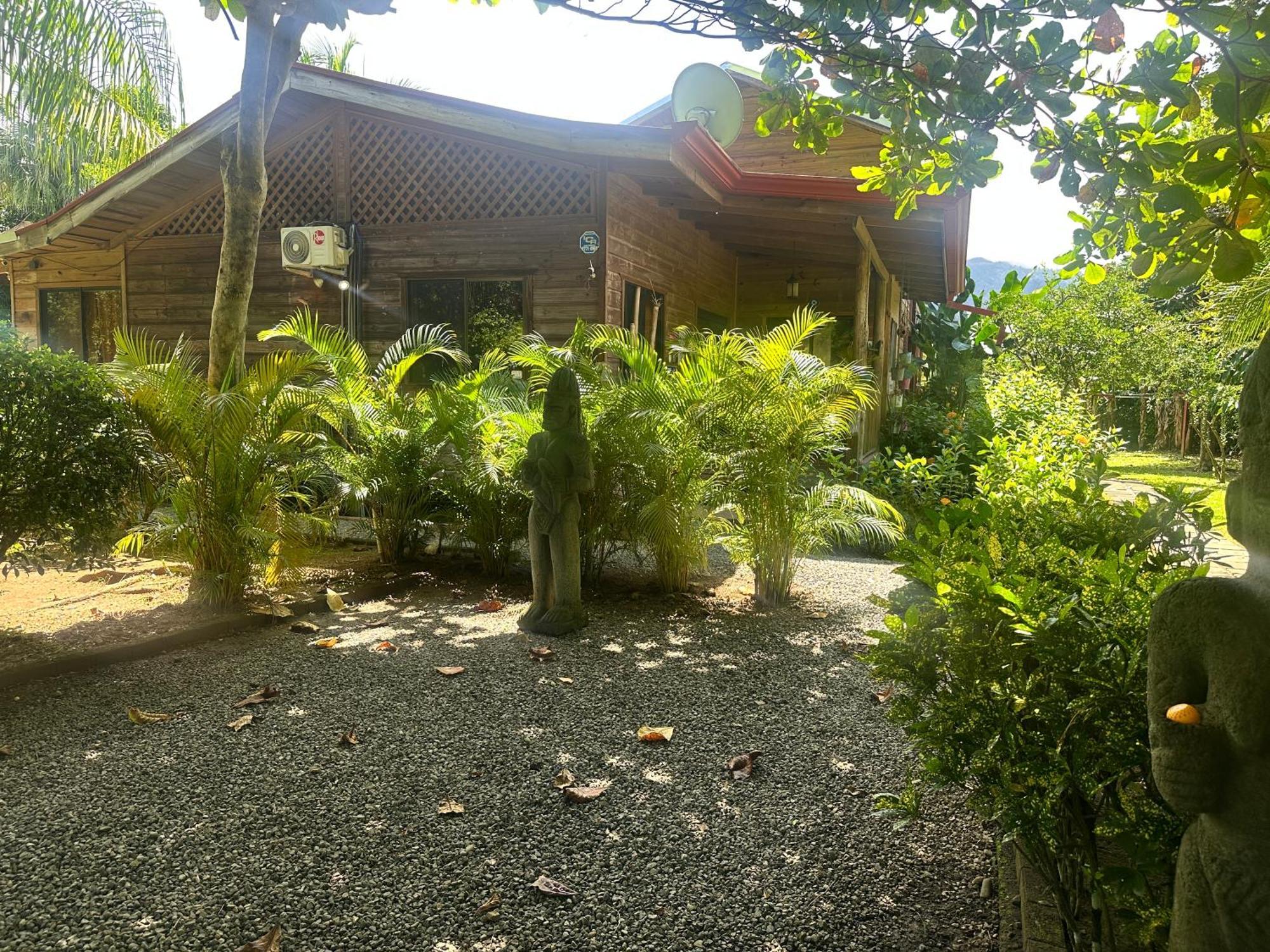 Uvita Oasis Retreat With Villa Cabins And Apartment Exteriör bild